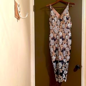 Lace detailed Pencil Dress